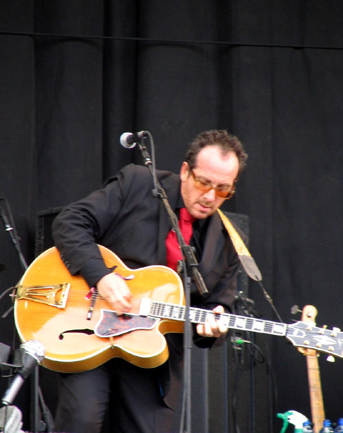 Elvis на Glastonbury-2005