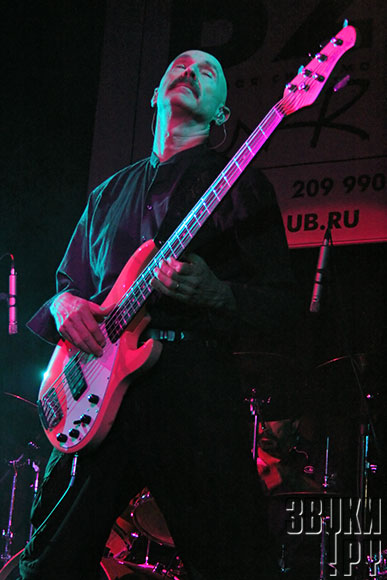 Tony Levin в Б2