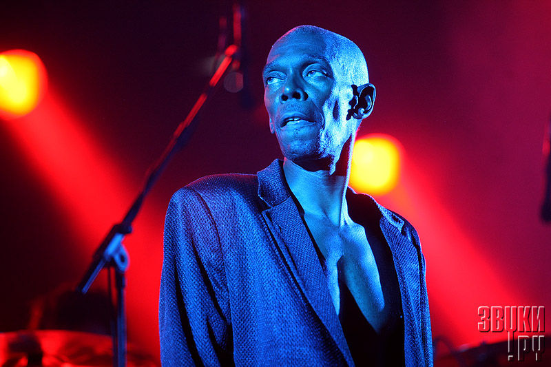 Faithless in Arena club