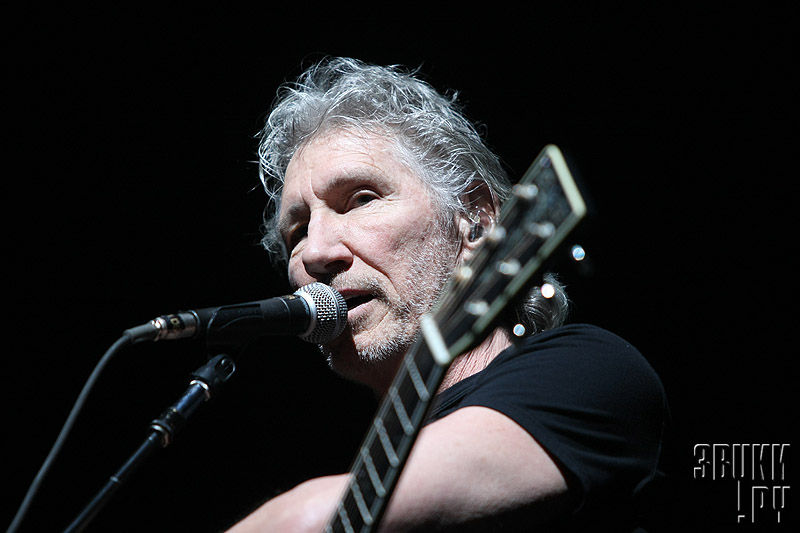 Roger Waters with WALL tour