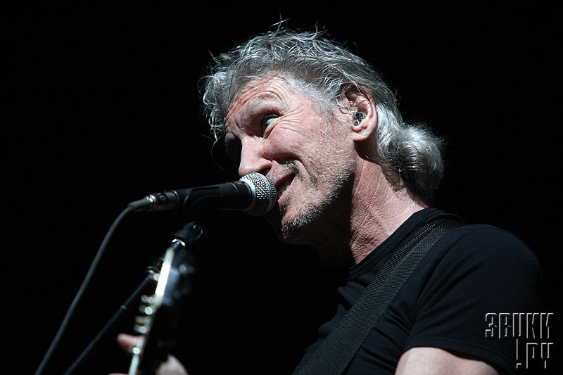 Roger Waters with WALL tour