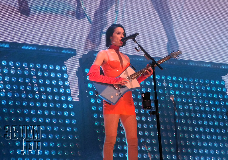 St. Vincent - Roskilde Festival