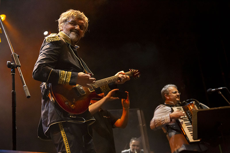 Emir KUSTURICA And THE NO SMOKING ORCHESTRA