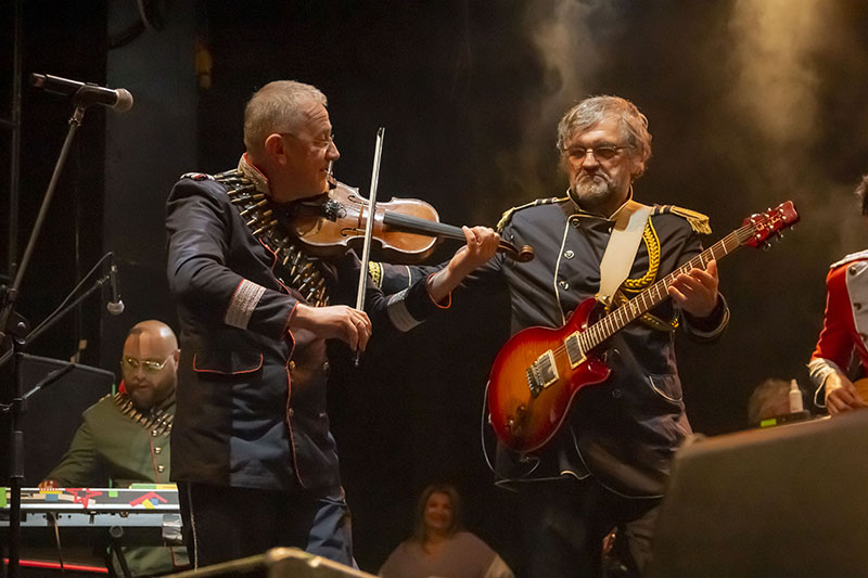 Emir KUSTURICA And THE NO SMOKING ORCHESTRA