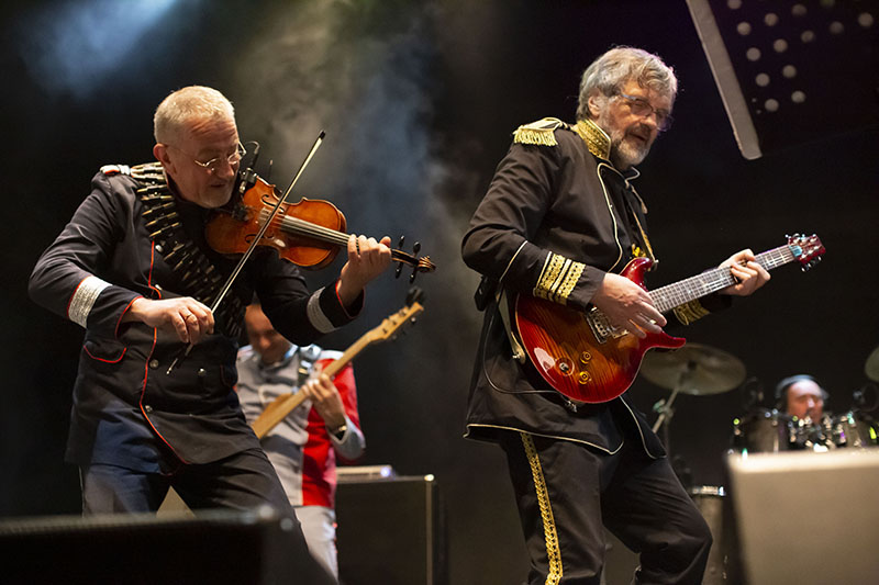 Emir KUSTURICA And THE NO SMOKING ORCHESTRA