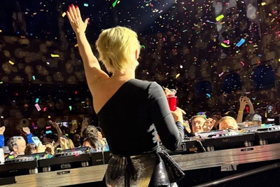 ROBYN: Первый за восемь лет альбом Робин все ближе: в новогоднюю ночь она спела еще две песни с новой пластинки