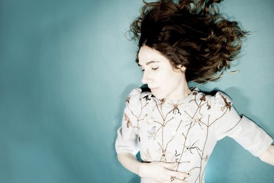 PJ HARVEY: Поделившись новогодним плейлистом с любимой музыкой, Пи Джей Харви сообщила, что работает над новым альбомом