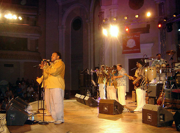 Earth, Wind & Fire Experience featuring Al MacKay All Stars Band
