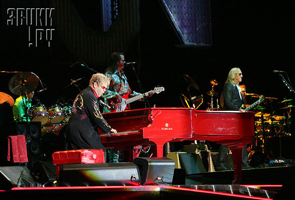 Elton - "Red Piano"