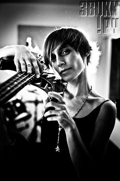 Anne-Julie Toullec - bass (c) Gregory Lee