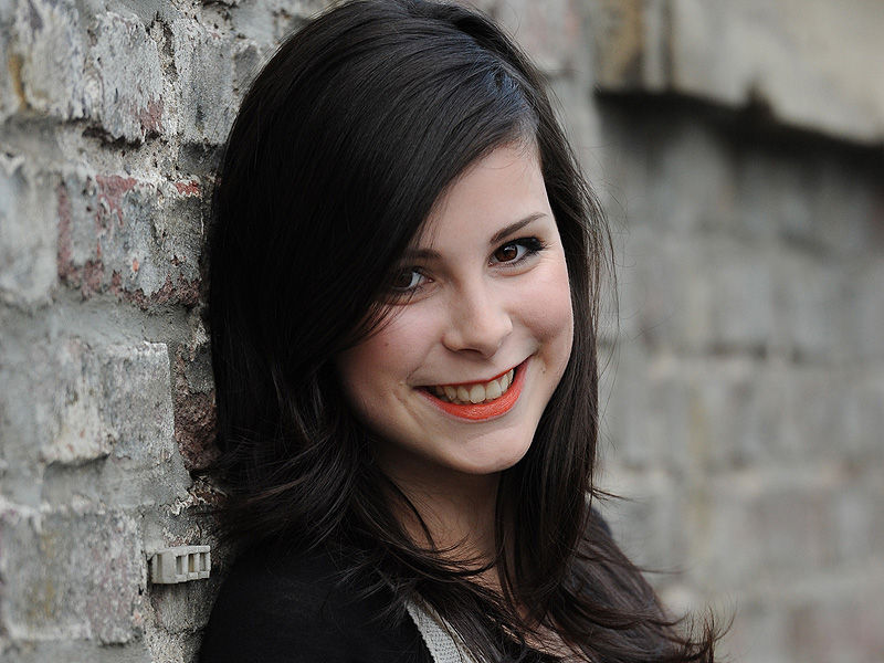 Бір-біріміздің əйелімізді бірге сиқытамыз