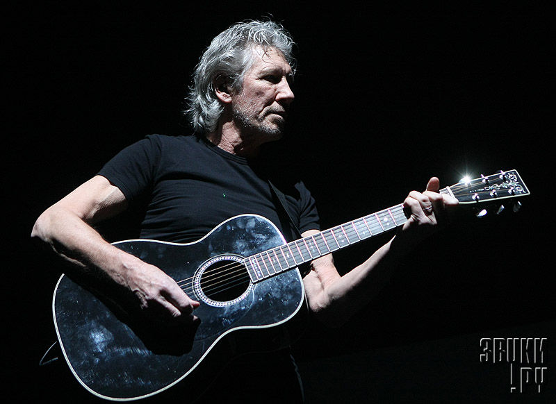 Roger Waters with WALL tour