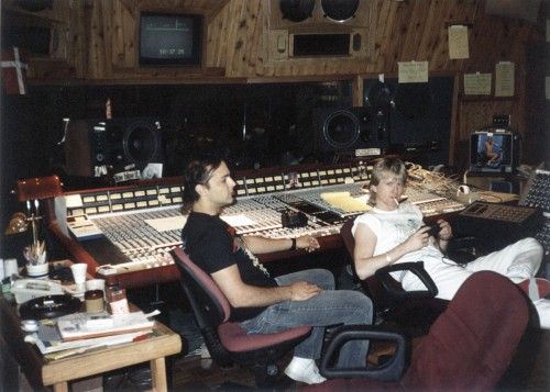 Metallica, Тоби Райт (слева) и Флемминг Расмуссен (справа) во время сессий записи 1988 года