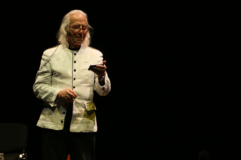 СЕВА НОВГОРОДЦЕВ