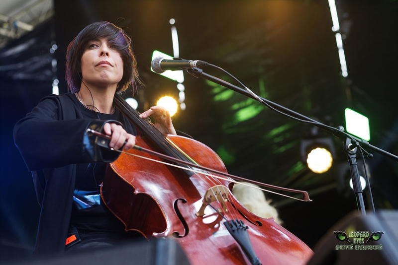 Звучи исполнитель. Африканская певица имани. Обратная песня. Звучи исполнитель. Romowe rikoito - nawamar.