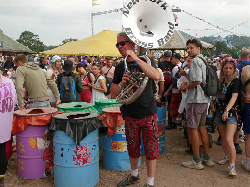 Glastonbury 2022. Четверг. Роберт Нейджел, руководитель New York Brass Band