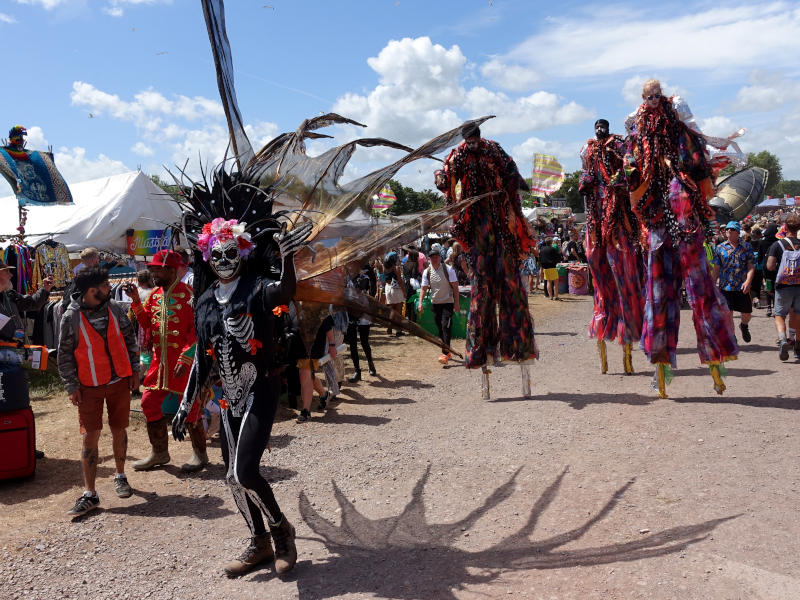 Glastonbury 2022. Воскресенье. Карнавальное шествие